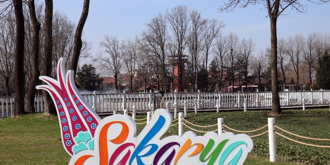 Kırmızı İlin Sokakları Boş Kalınca Güzellikler Ortaya Çıktı