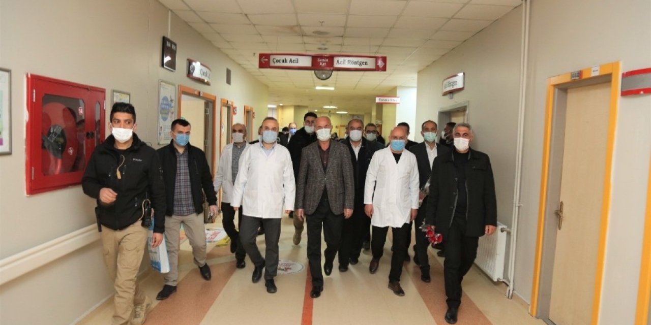Başkan Akman’dan Sağlık Çalışanlarına Çiçekli Teşekkür