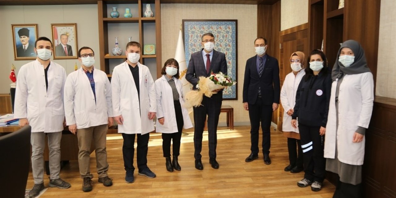 Vali Çelik’ten Sağlık Çalışanlarına Teşekkür