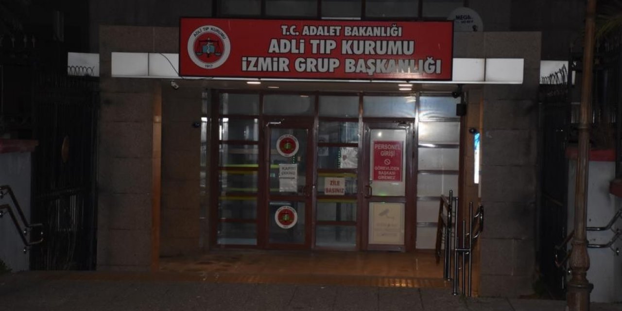 Karısını Canice Öldürüp, "i̇znim Olmadan Dışarı Çıkıyordu" Diyen Koca Tutuklandı