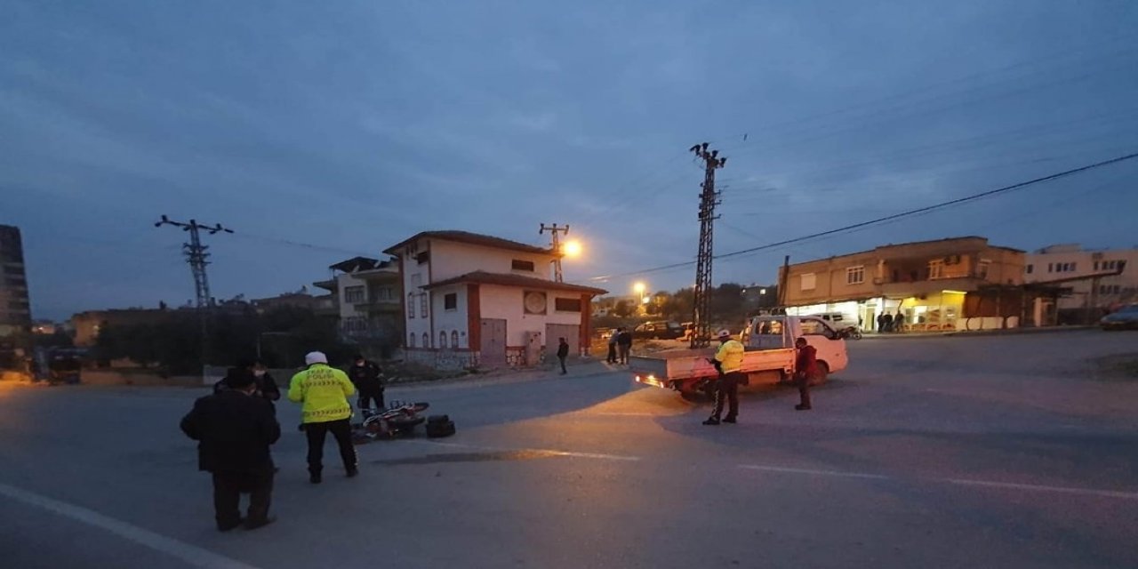 Kamyonetle Çarpışan Motosiklet Sürücüsü Yaralandı