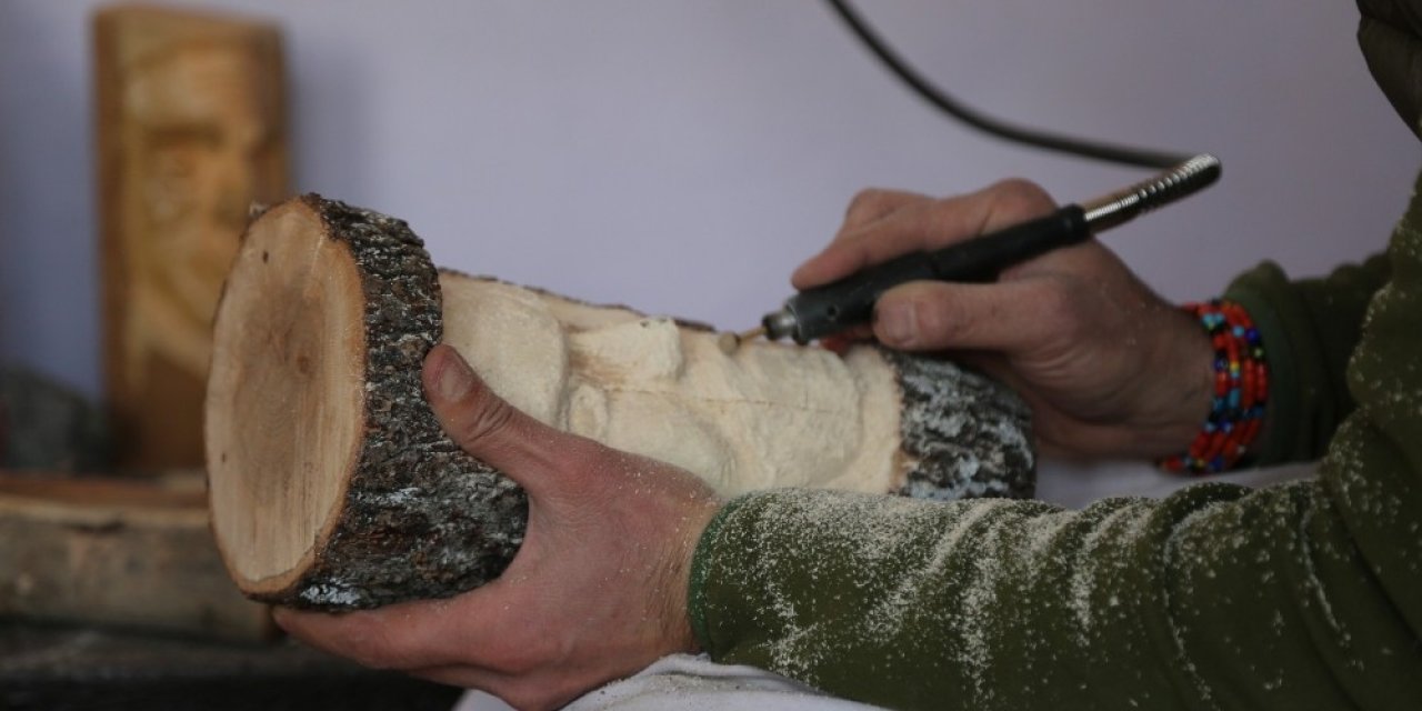 Sobada Yakacağı Odunla Sanat Öğrendi, Çeşit Çeşit Ürün Ortaya Çıkardı