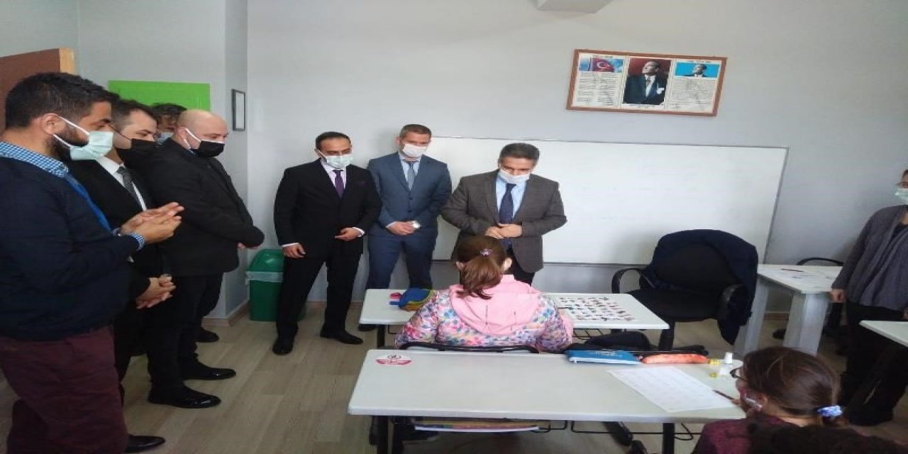 Kaymakam Taşçı Yüz Yüze Eğitime Başlayan Öğretmen Ve Öğrencilerle Buluştu