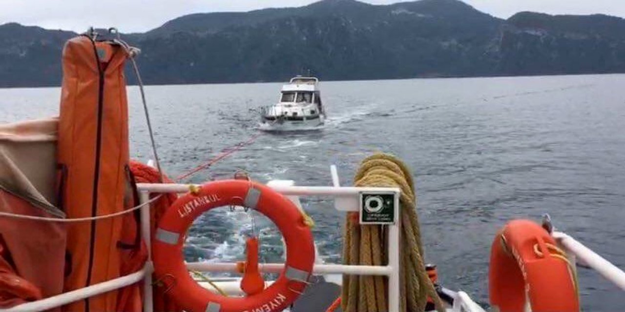 Fethiye’de Sürüklenen Tekneyi Kıyı Emniyeti Kurtardı