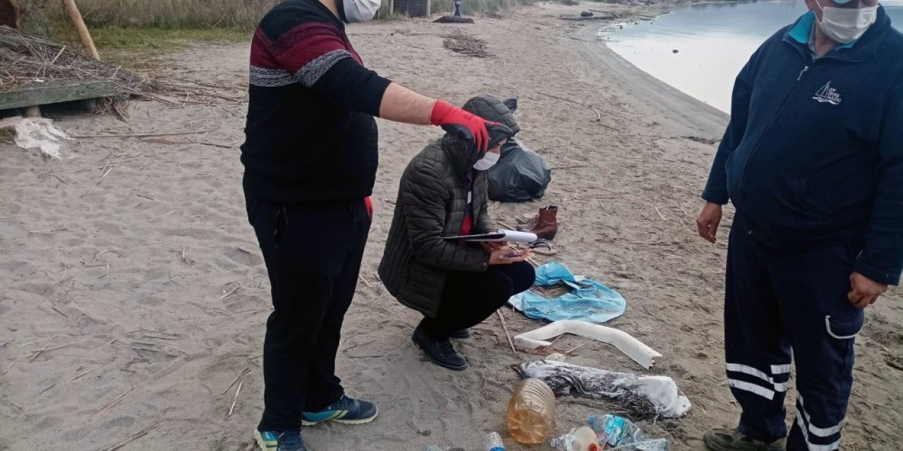 Türçev Akyaka’da Plaj Temizliği Yaptı