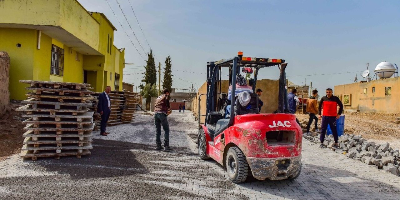 Ceylanpınar Kırsalı Çamur Ve Tozdan Arındırılıyor