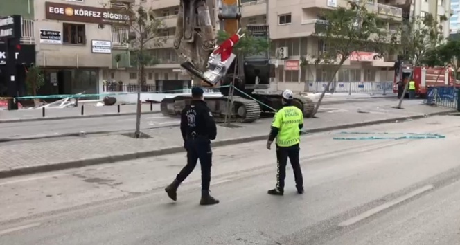 Bina yıkımlarında bayrak hassasiyeti