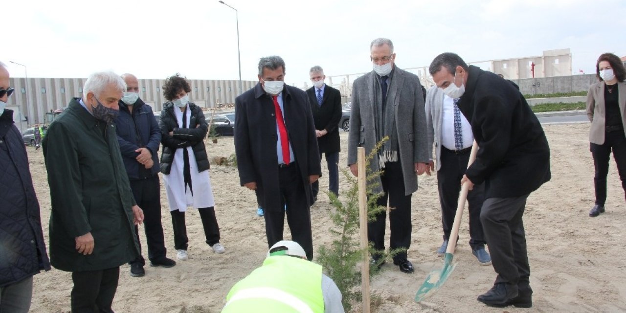Tekirdağ’da Sağlık Çalışanları İçin Binlerce Fidan Dikildi