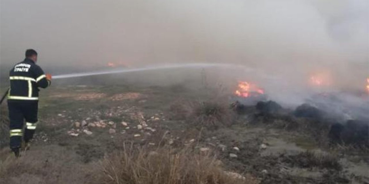 Burdur’da 50 Dönüm Arazi Yandı, Köylüler Traktör Ve Tankerlerle Su Taşıdı