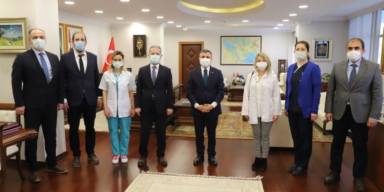 Sağlık Çalışanları 14 Mart Tıp Bayramı Vali Atay İle Birlikte Kutladılar