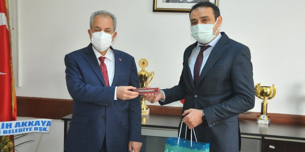 Başkan Akkaya Sağlık Çalışanların Tıp Bayramı’nı Kutladı