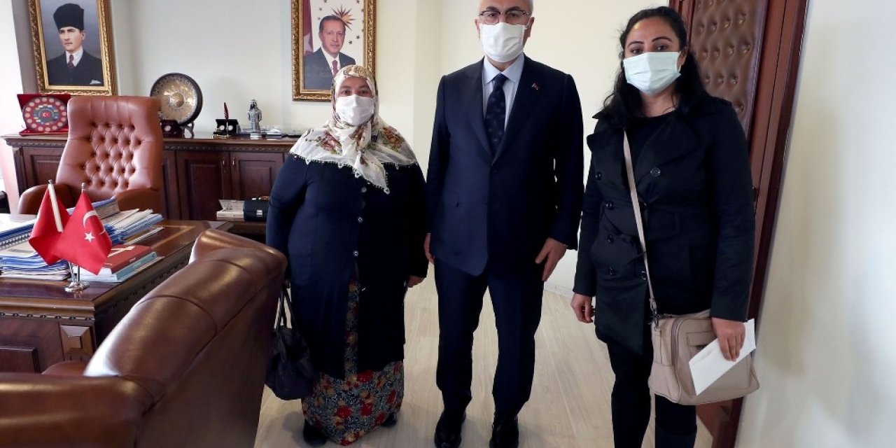 İ̇zmir’de Selden Zarar Gören Vatandaşlara Nakdi Yardım Dağıtılmaya Başlandı