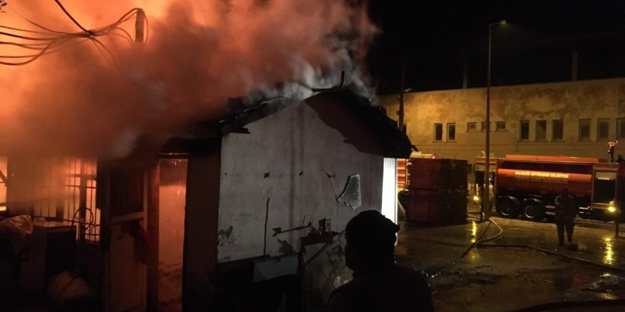 Bıçkı Atölyesi Alevlere Teslim Oldu