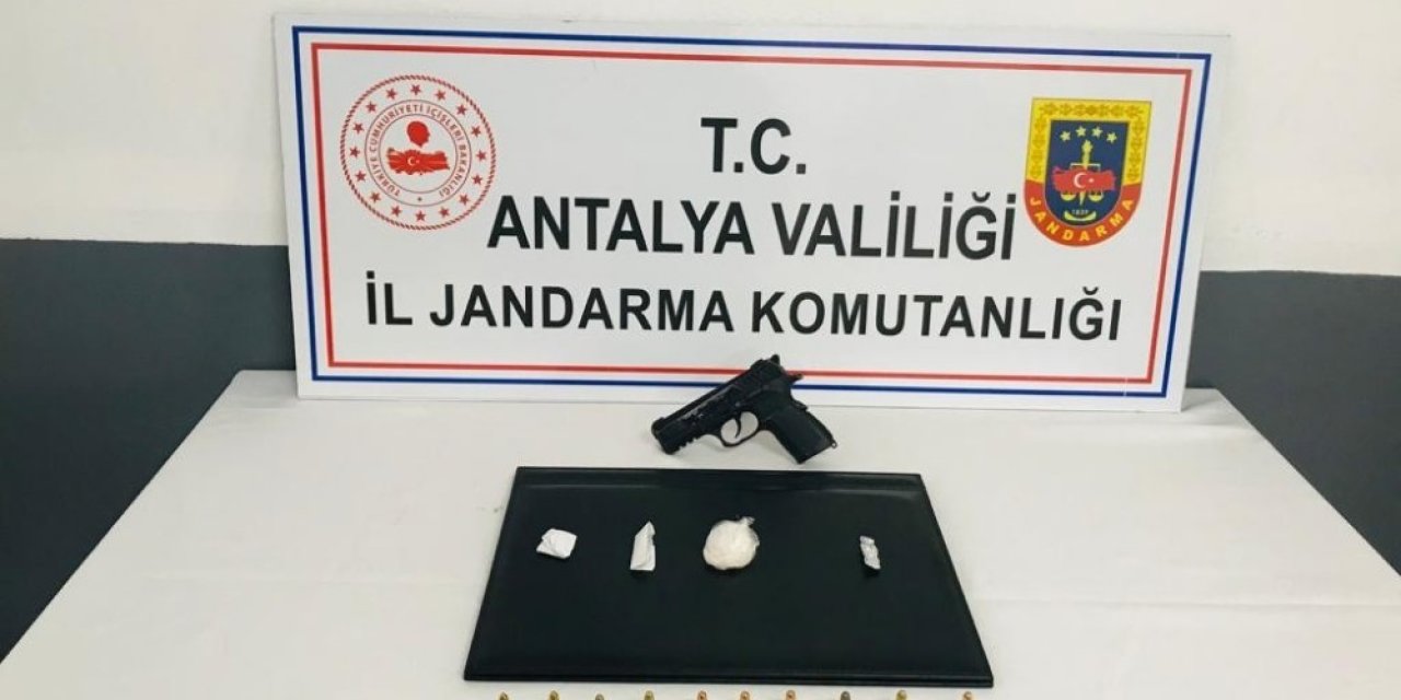 Antalya’da Jandarmadan Uyuşturucu Baskını