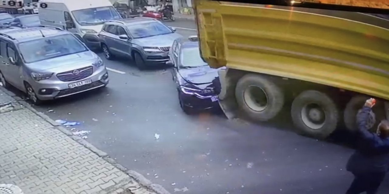 İ̇stanbul’da Hafriyat Kamyonu Dehşeti Kamerada