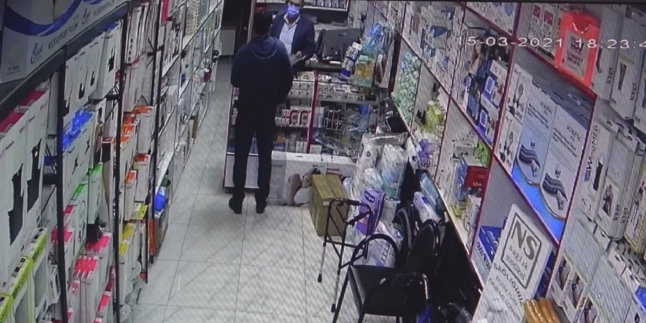 Nedeni Anlaşılamadı, Masanın Üzerindeki Araç Anahtarını Alıp Kayıplara Karıştı