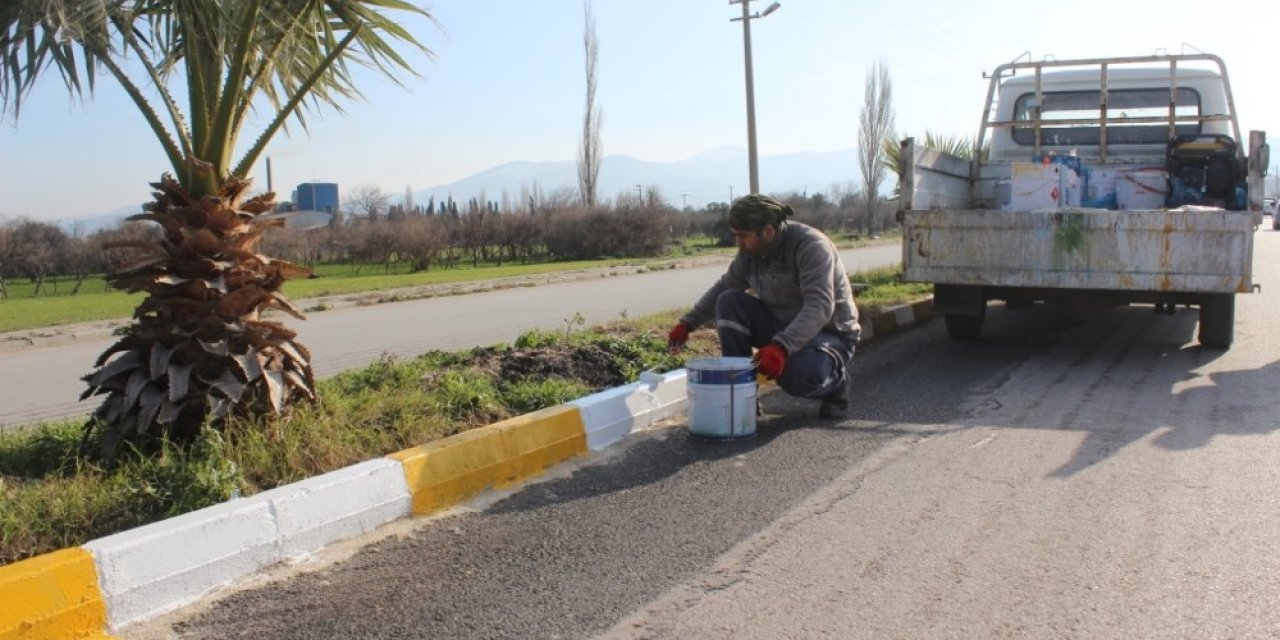 Burhaniye’de Kaldırımlar Güzelleşiyor