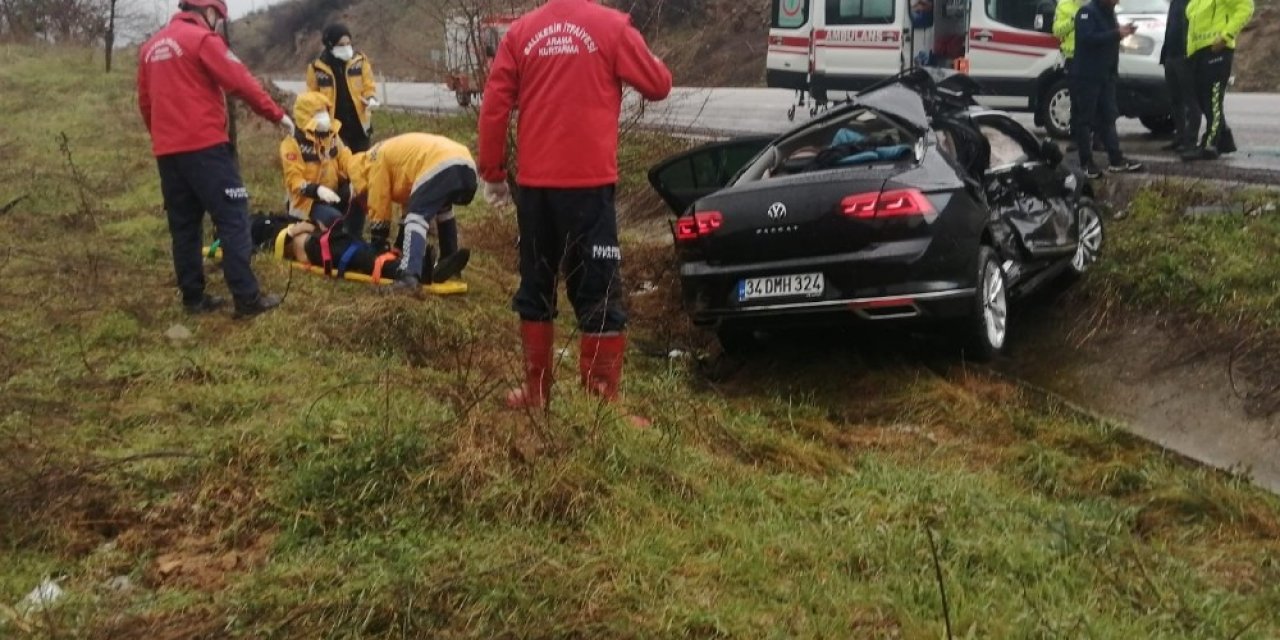 Susurluk’ta 4 Aracın Karıştığı Trafik Kazası: 2 Yaralı