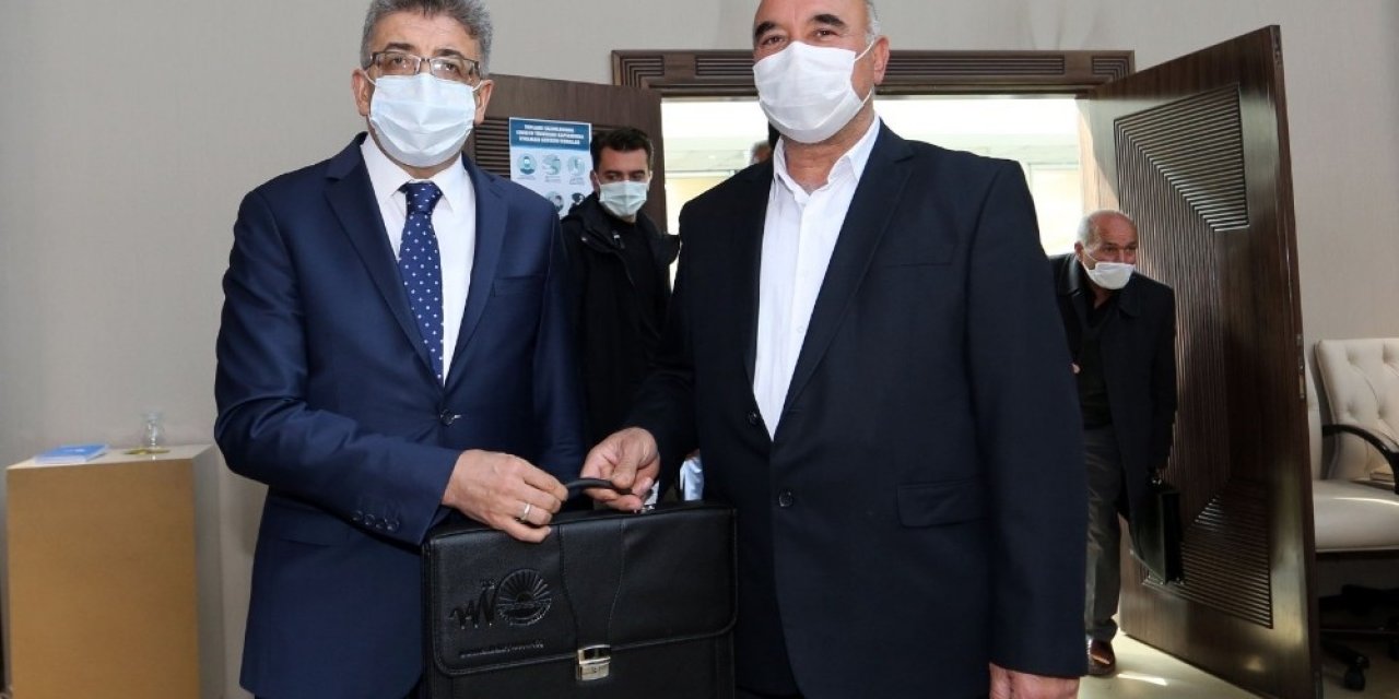 Vali Bilmez Muhtarlarla Bir Araya Geldi