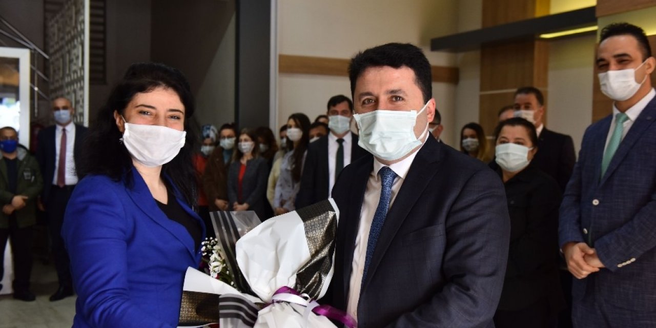 Başkan Avcı Çiçeklerle Karşılandı
