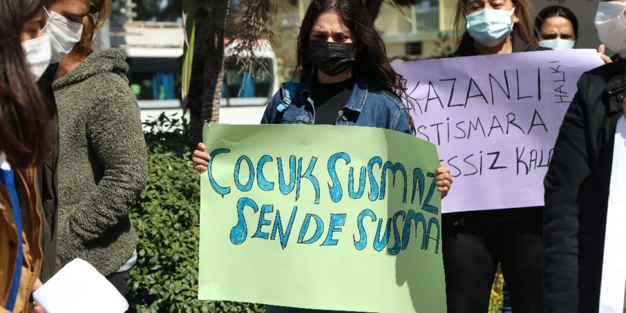 Mersin’de Vatandaşlar Çocuk İstismarını Protesto Etti
