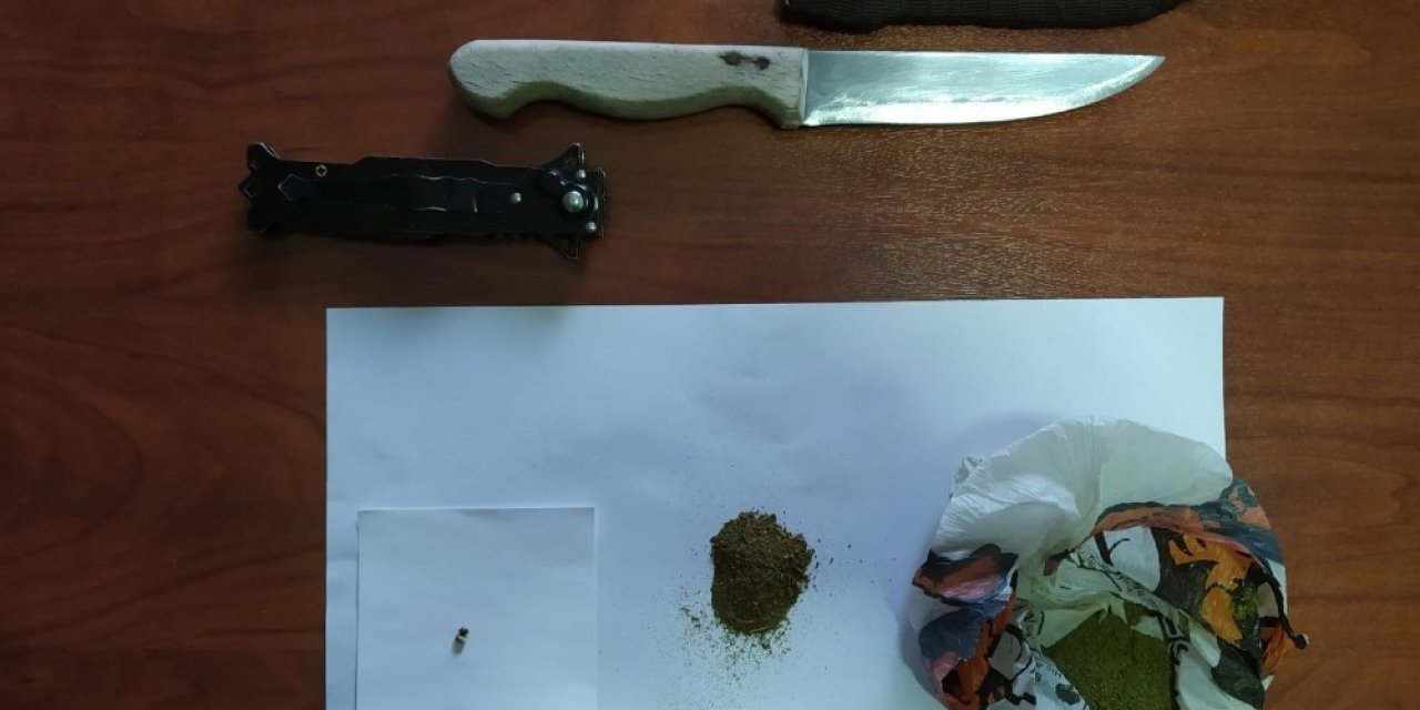 Polisin Şüphe Üzerine Durdurduğu Otomobilde Esrar Çıktı