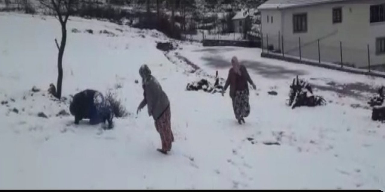 Sındırgı’da Kar Yağışı Sevinçle Karşılandı