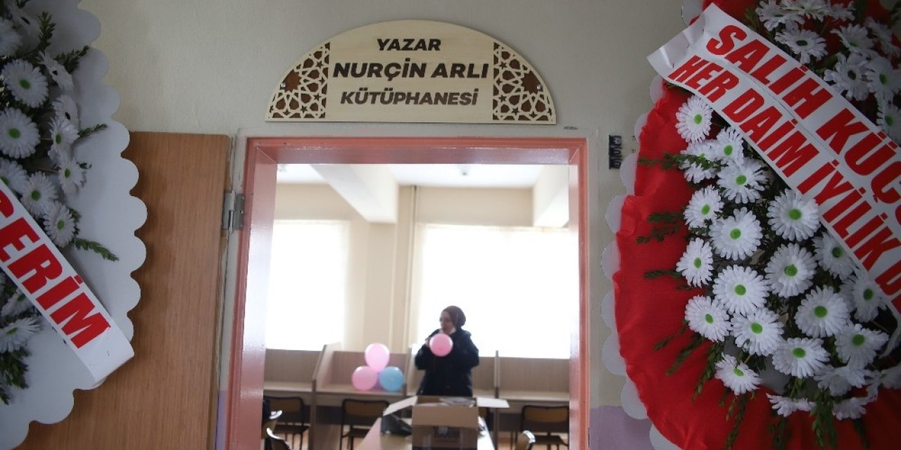 Üç Makineye Bağlı Tek Parmağı İle 3 Kitap Çıkaran Nurçin Adına Kütüphane Açıldı