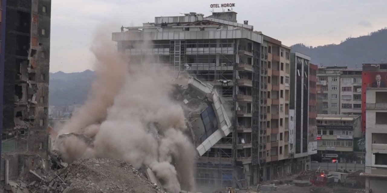 Rize’de Kentsel Dönüşüm Çalışmalarında Yıkımlar Sürüyor