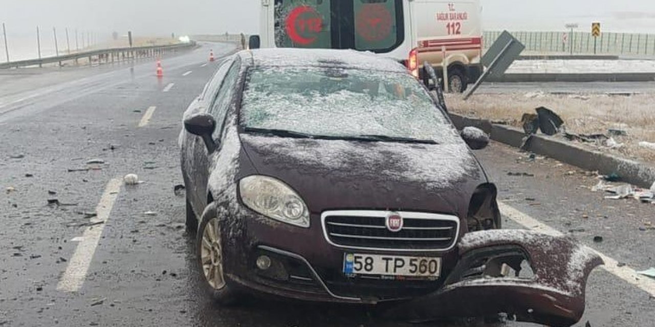 Kar Yağışı Kazaya Neden Oldu: 4 Yaralı