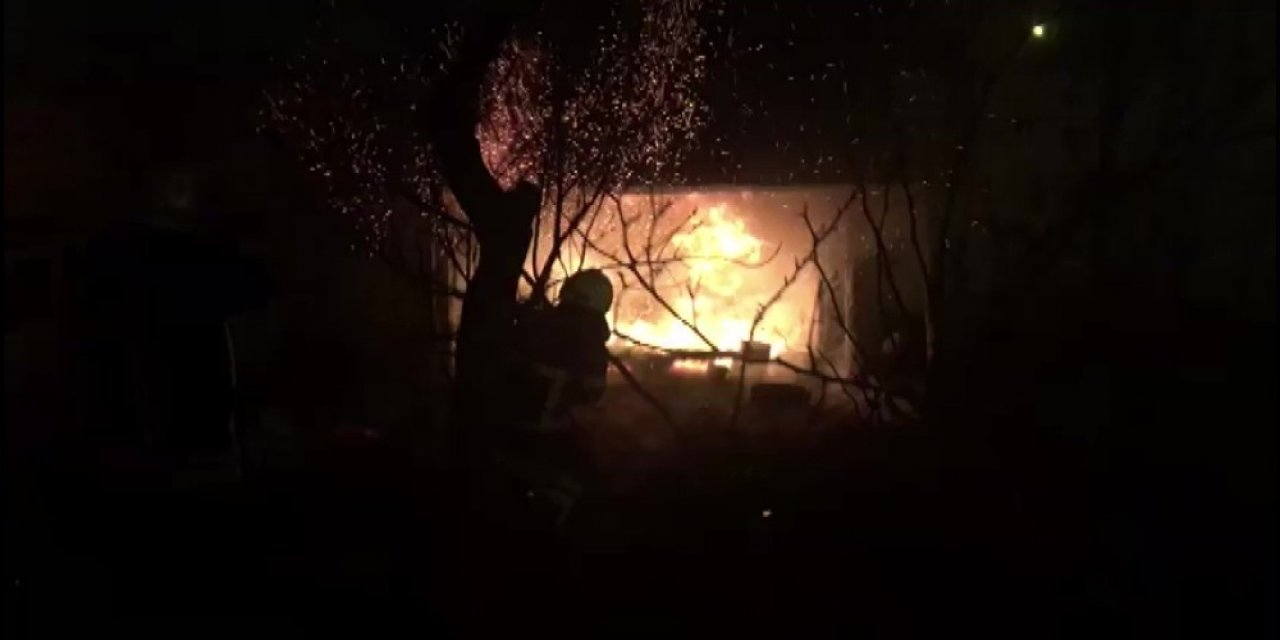 Amasya’da Metruk Evde Çıkan Yangın Söndürüldü