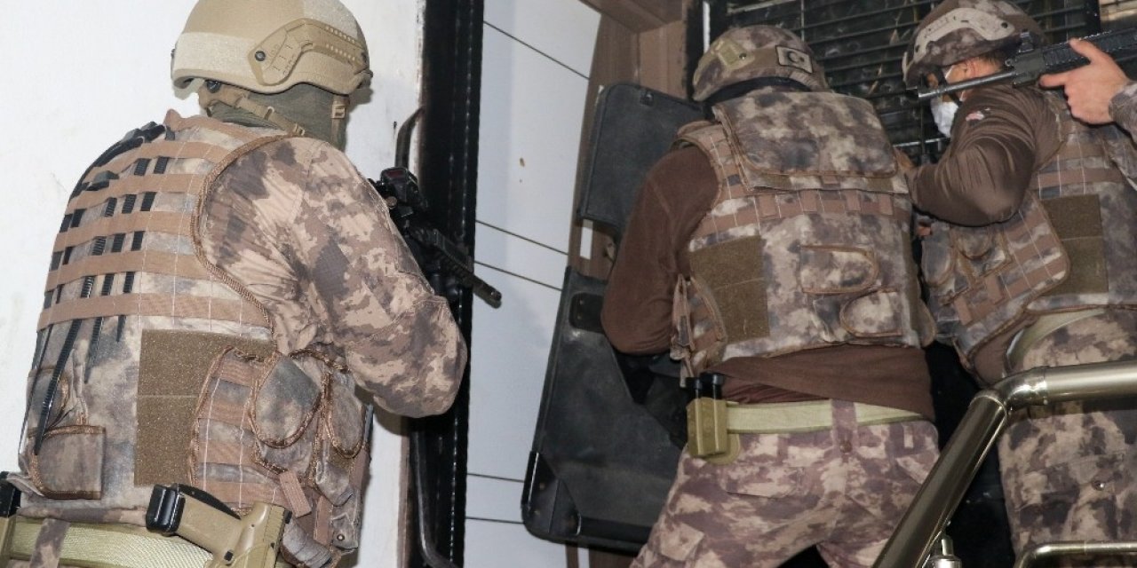 Antalya’da Zehir Tacirlerine Şafak Operasyonu