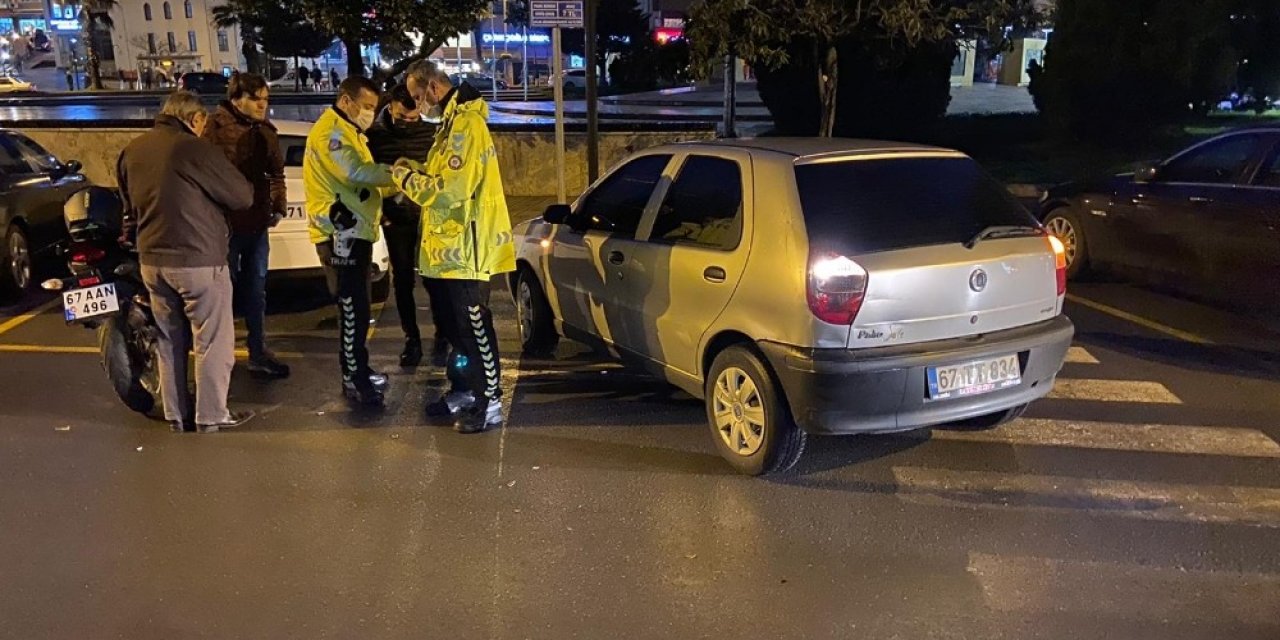 Motosiklet, Otomobile Çarptı: 1 Yaralı