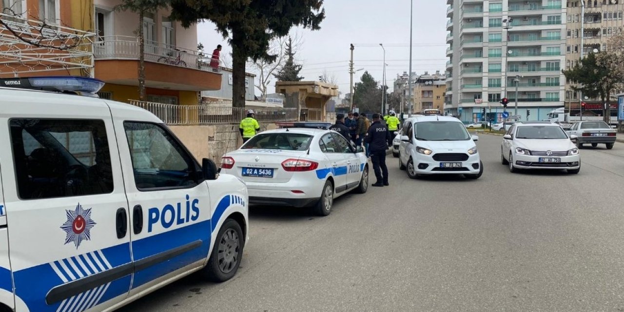 Radar Cezası Yememek İçin Akıllara Gelmeyen Şeyi Yaptı