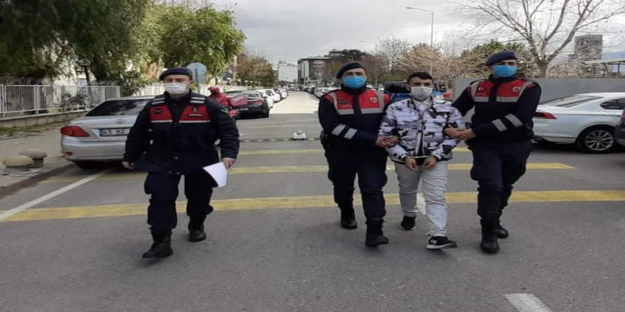 Girdiği Evden Altın Ve Döviz Çalan Hırsız Tutuklandı