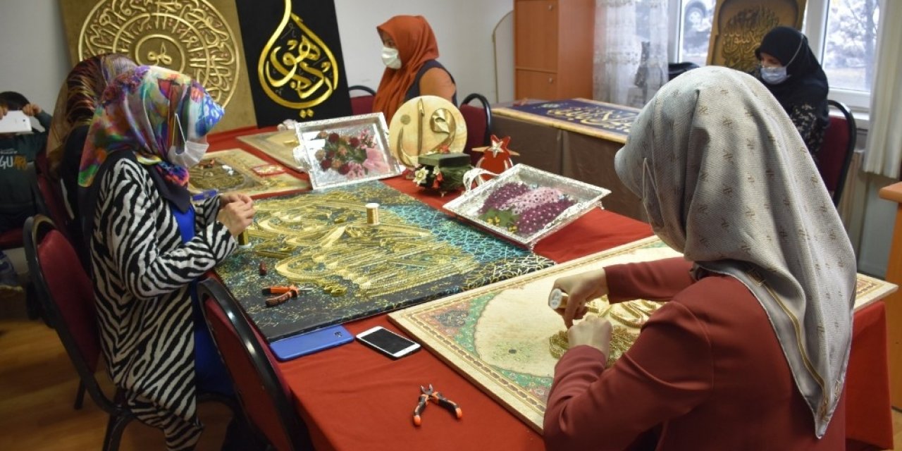Tatvan Belediyesinin Kurslarıyla Kadınlar Ev Ekonomilerine Katkıda Bulunuyor