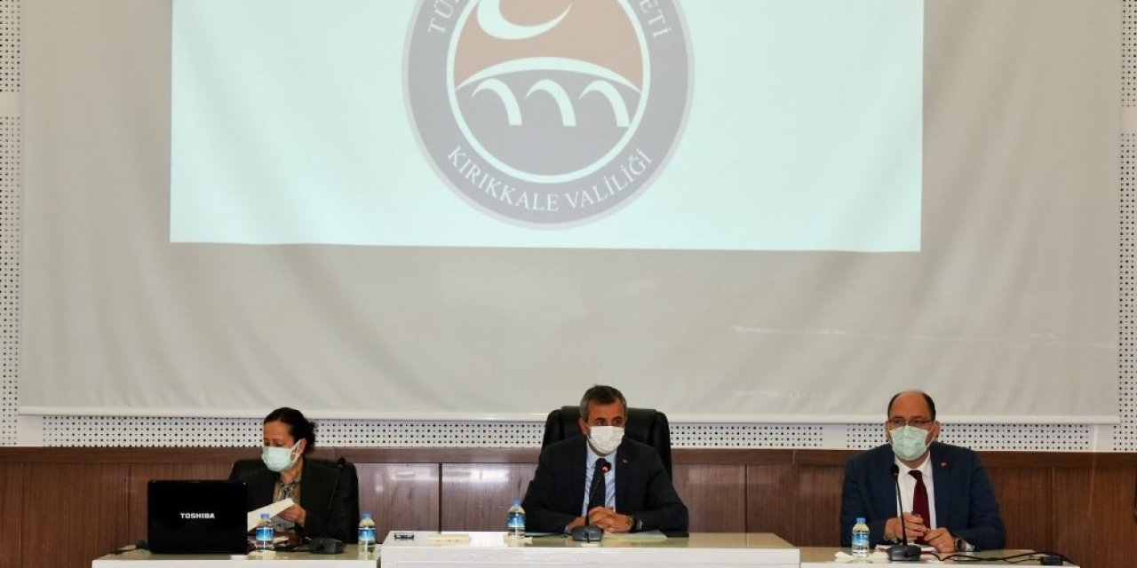 Vali Sezer, Muhtarlarla "pandemi" Toplantısı Düzenledi: "her Kesim Üzerine Düşeni Yapması Gerekiyor"