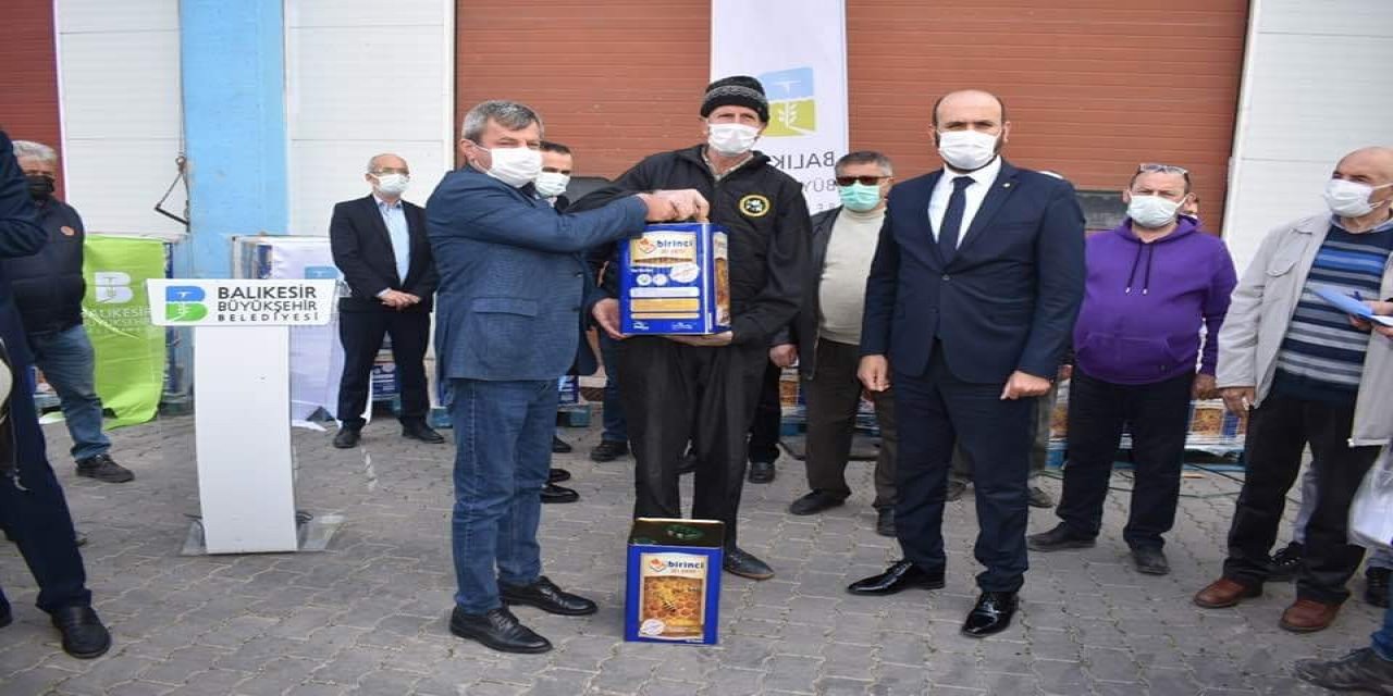Manyas’ta Arı Üreticisine Yem Desteği