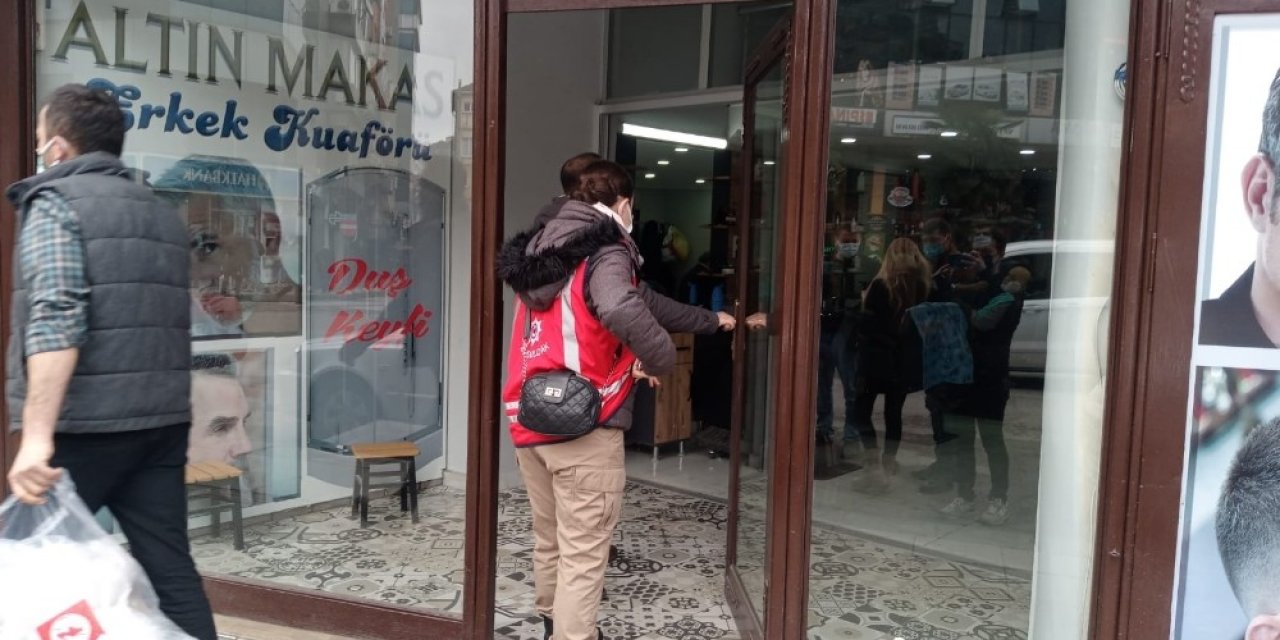Polis Ekipleri Maske Ve Mesafe Denetimi Yaptı