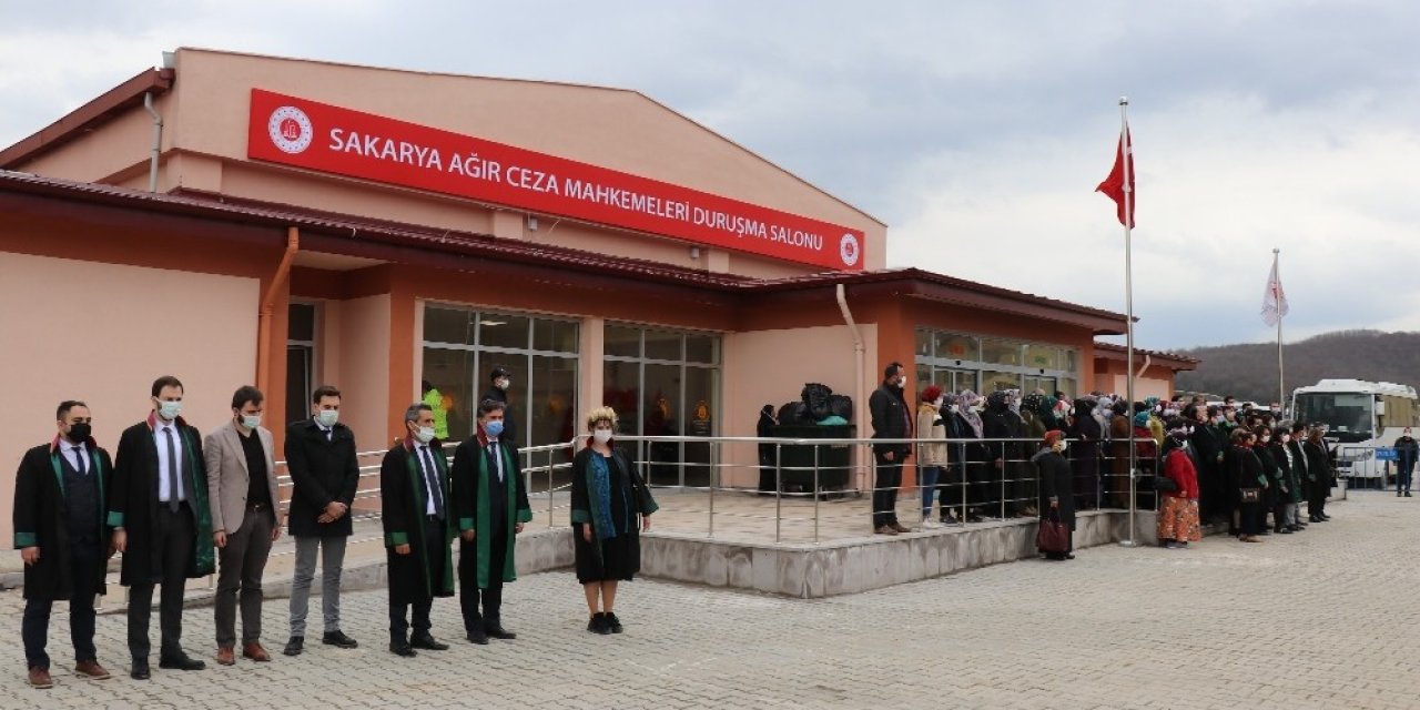Öldürülen Meslektaşları İçin Saygı Duruşu Yaptılar, Tek Yürek Olamadılar