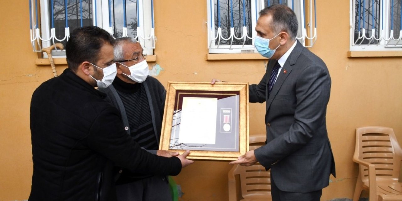 Vali Mahmut Çuhadar Şehit Ailelerini Ziyaret Etti
