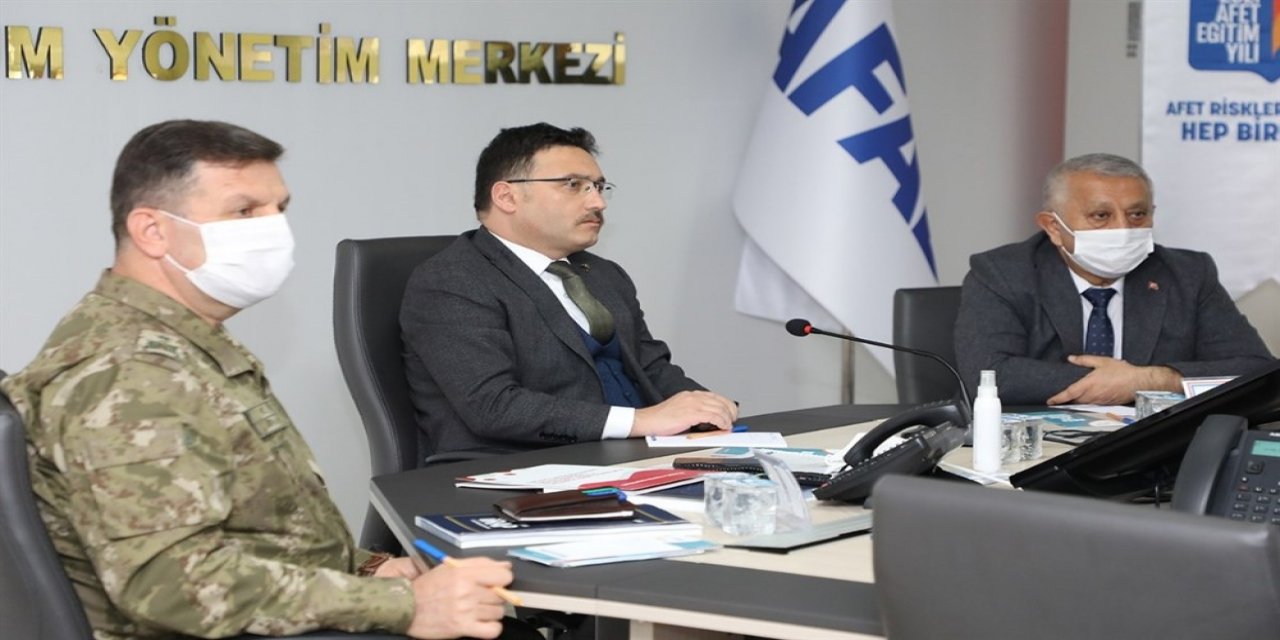 Afyonkarahisar’da Yapılan Deprem Tatbikatı Gerçeğini Aratmadı