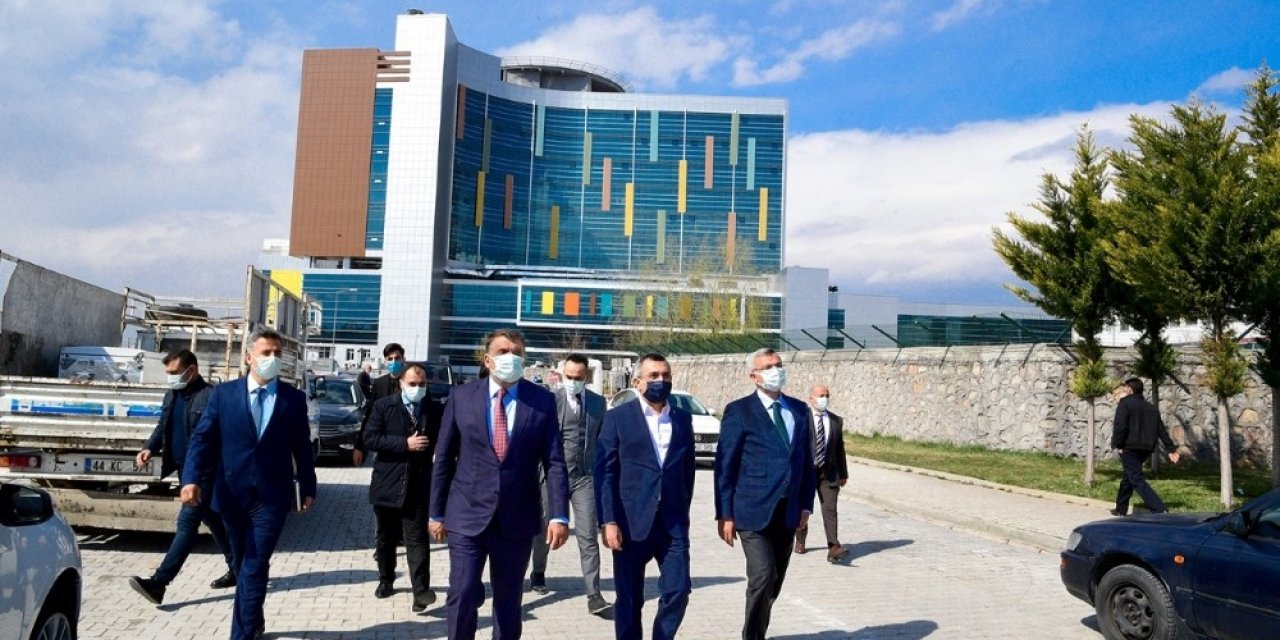 Hastane İçerisindeki Alternatif Yolda Çalışmalar Sürüyor