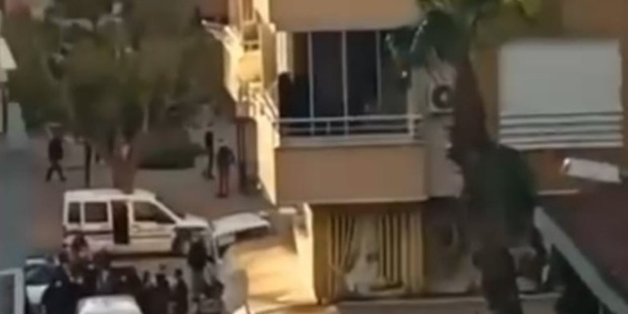 Transseksüel Olduğu İddia Edilen Kişiye Sokak Ortasında Öldüresiye Darp