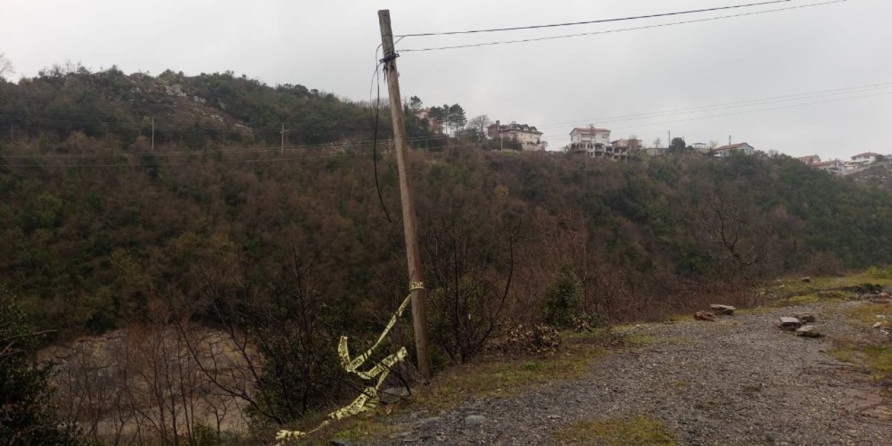 17 Saattir Kayıp Olan Adamın Cesedi Ağaca Asılı Halde Bulundu