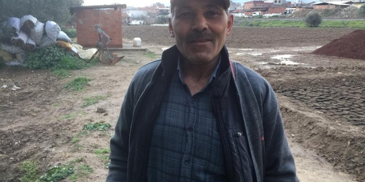 Bahçesine Fidan Dikerken El Bombası Buldu