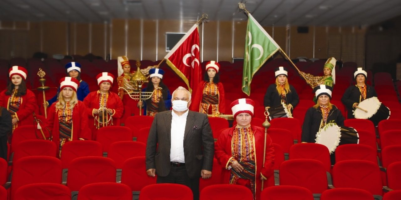 Kadın Mehteranlardan "çanakkale Geçilmez" Mesajı