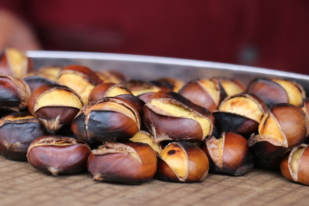 Kışın habercisi kestane hem el hem cep yakıyor