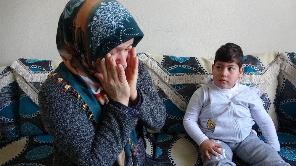 Küçük Enes, tek hayali olan yürümek için yardım bekliyor