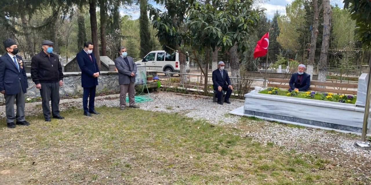Şehitlikler Ziyaret Edildi